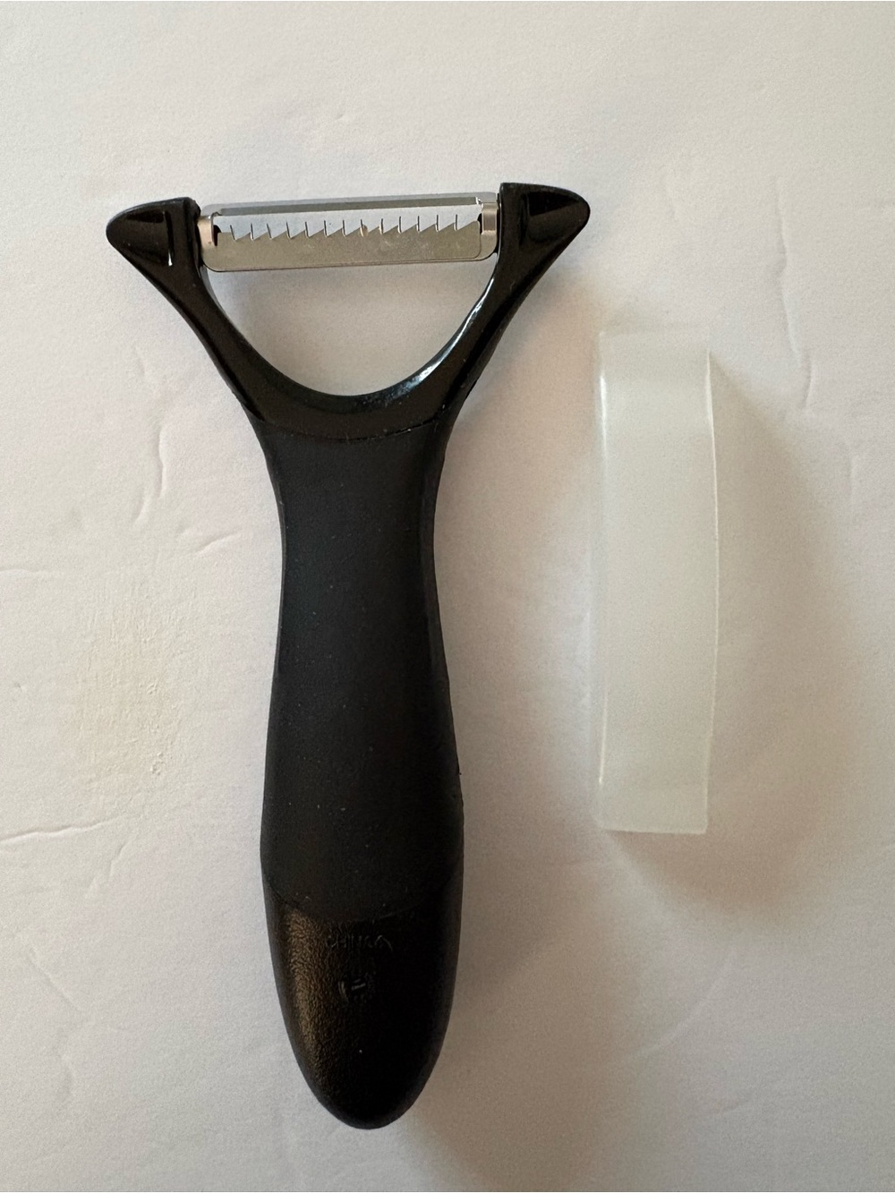 The Pampered Chef Julienne Peeler with Cover
